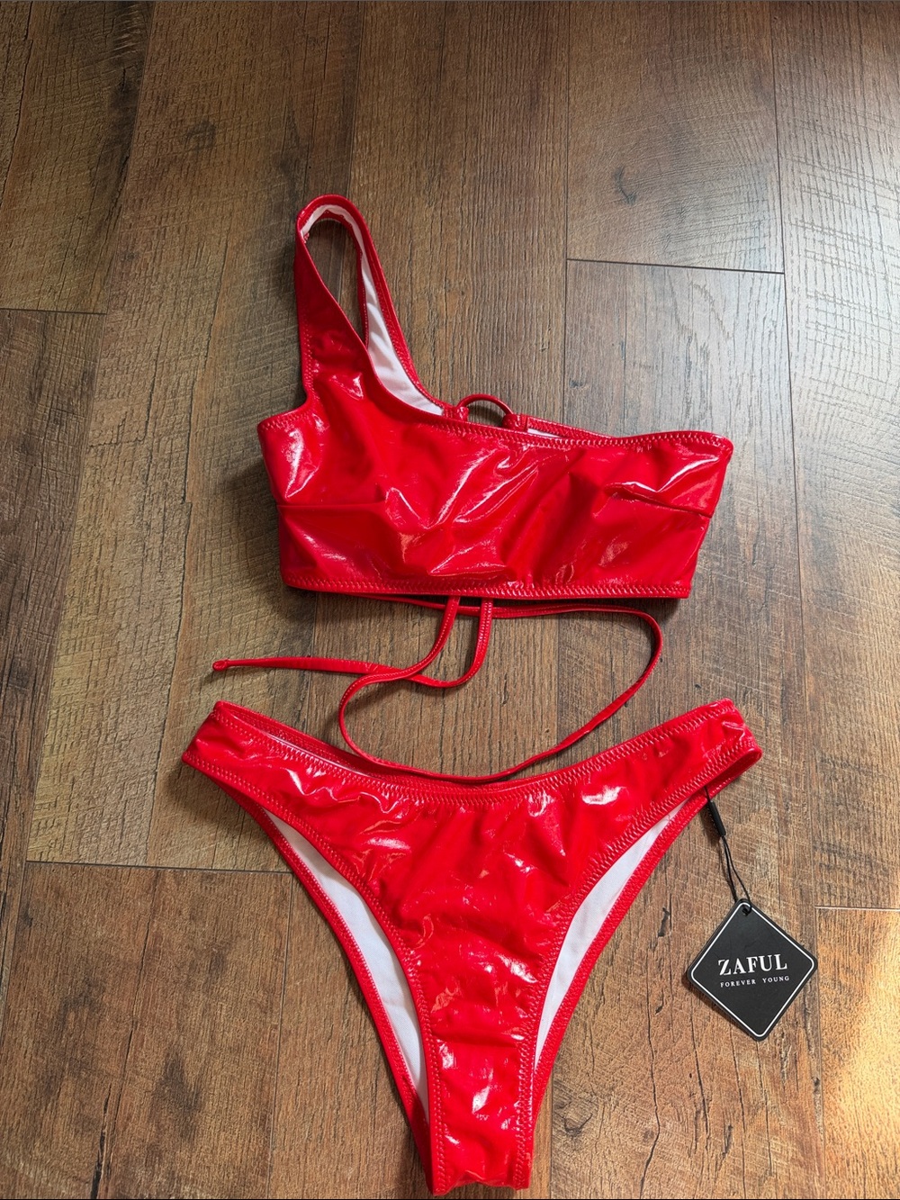 Zaful Shiny Red One-Shoulder Bikini Set